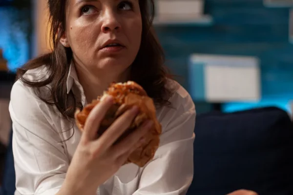 Menjar per ansietat: quan les emocions guien la teva alimentació