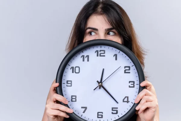 Com afecta el canvi d’hora: efectes psicològics i com gestionar-los